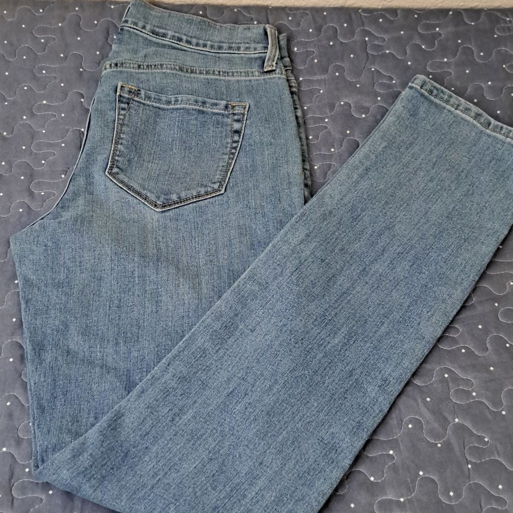 Old Navy curvy mid rise jeans size 2